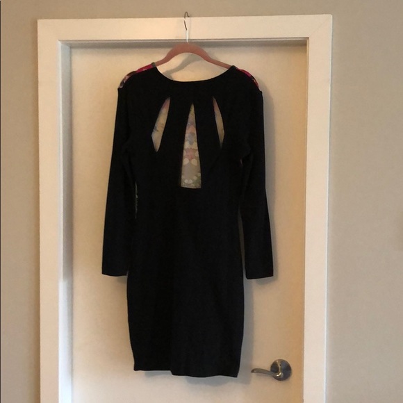 🎁 H&M dress with cut out back - Picture 2 of 5